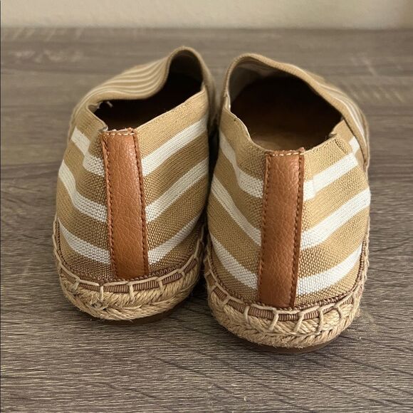 Vionic Shoes 321 Vionic Valeri Slip On Shoes - Picture 3 of 6